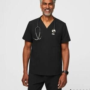 Figs men’s Chisec Three-Pocket Scrub Top size medium black